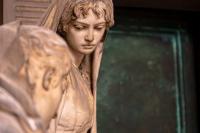 Statua del Cimitero di Staglieno: due donne